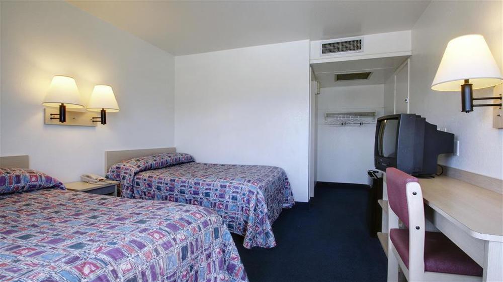 Econo Lodge 미드베일 객실 사진