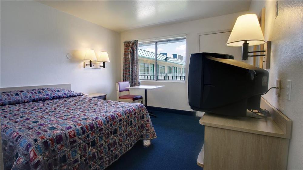 Econo Lodge 미드베일 객실 사진