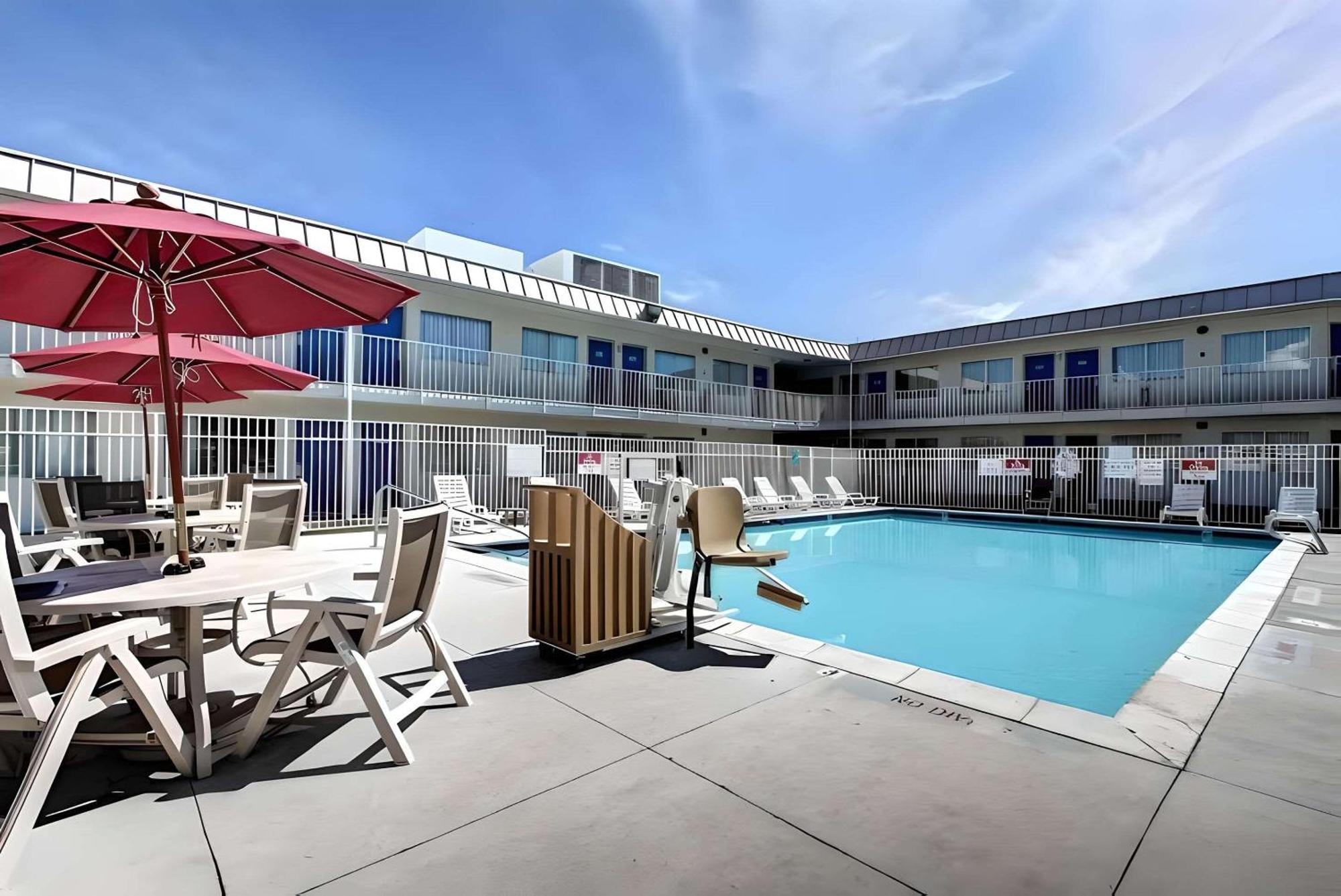 Econo Lodge 미드베일 외부 사진