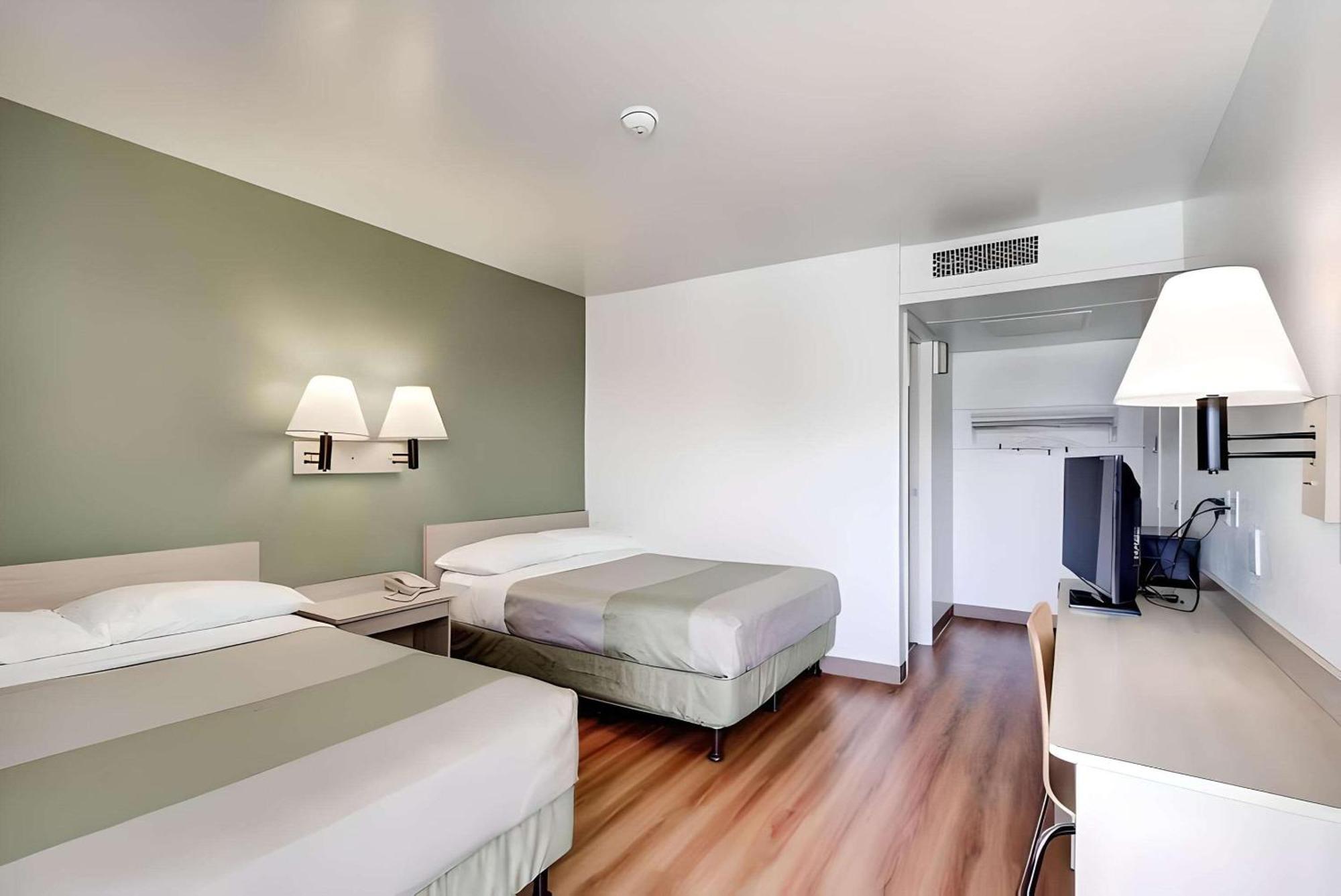 Econo Lodge 미드베일 외부 사진