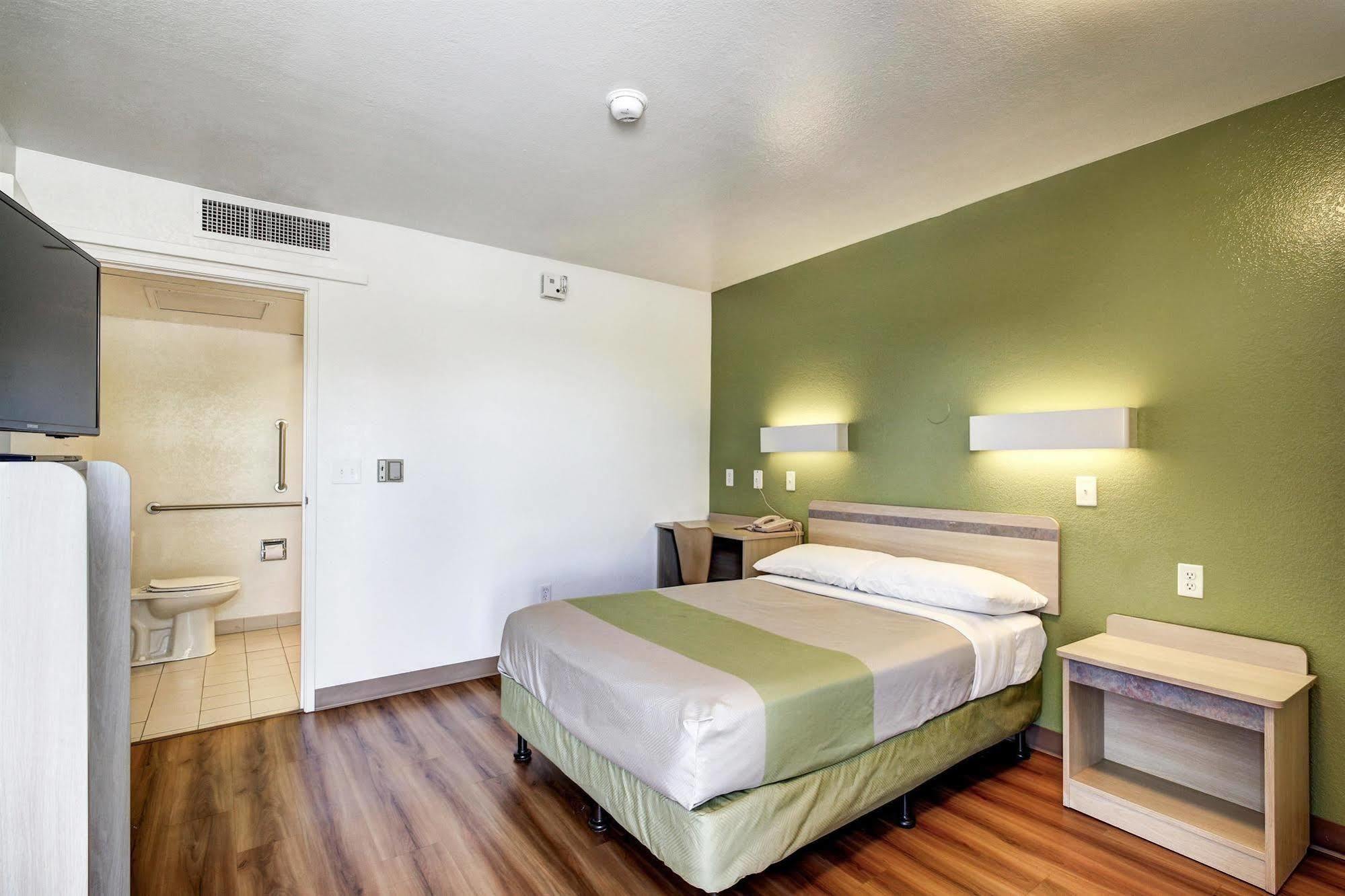 Econo Lodge 미드베일 외부 사진
