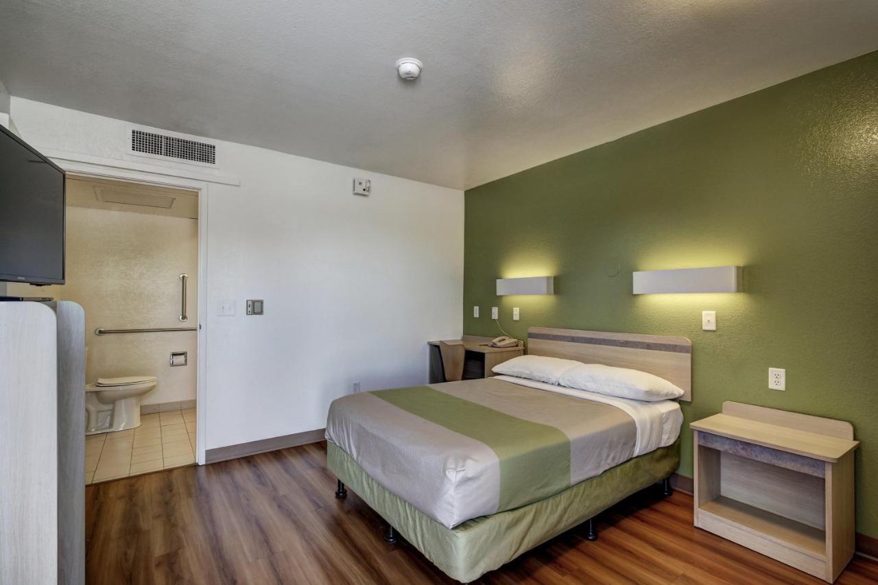 Econo Lodge 미드베일 객실 사진